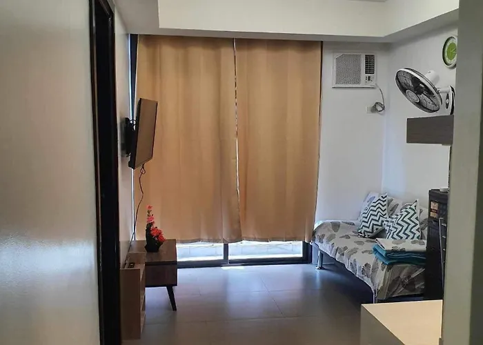 A With A View, 1 Bdrm With Balcony And Netflix Access *