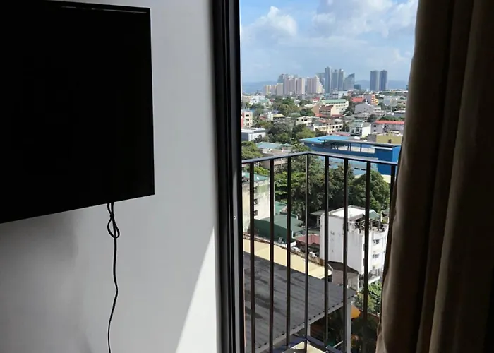 A With A View, 1 Bdrm With Balcony And Netflix Access Apartment Manila