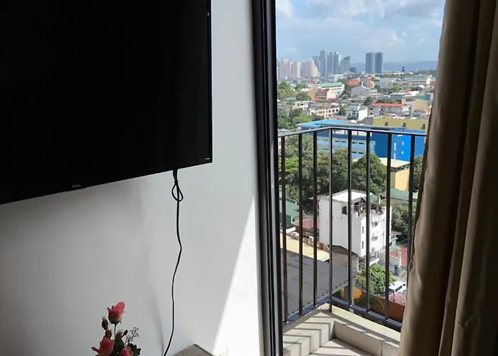 A With A View, 1 Bdrm With Balcony And Netflix Access Apartment *