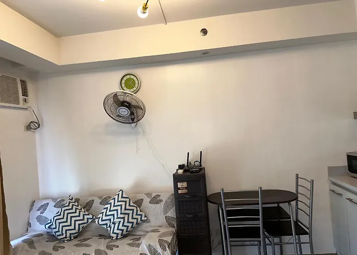 A With A View, 1 Bdrm With Balcony And Netflix Access Apartment
