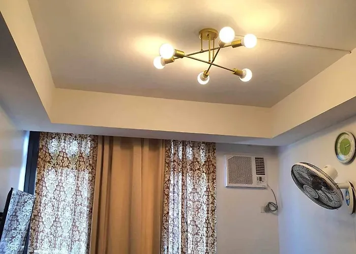 A With A View, 1 Bdrm With Balcony And Netflix Access *