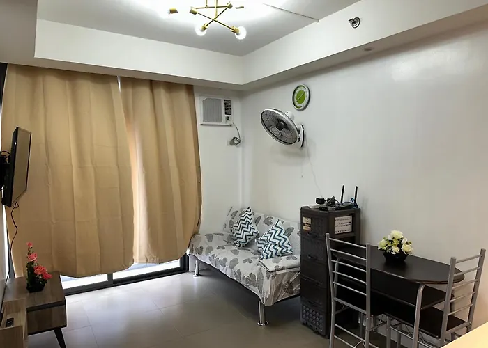 A With A View, 1 Bdrm With Balcony And Netflix Access * Manila