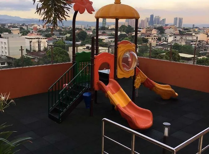 A With A View, 1 Bdrm With Balcony And Netflix Access *